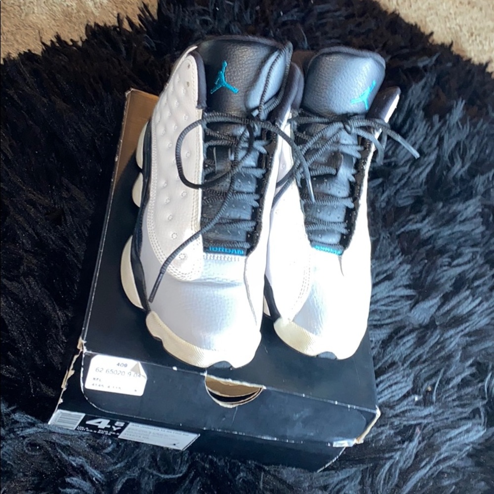 JORDAN 13 HOLOGRAPHIC GRAY